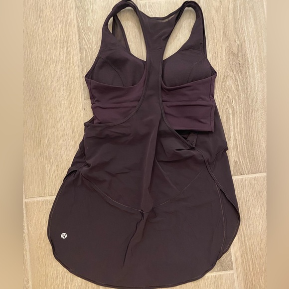 Lululemon tank with built in bra size 4 - Picture 3 of 3